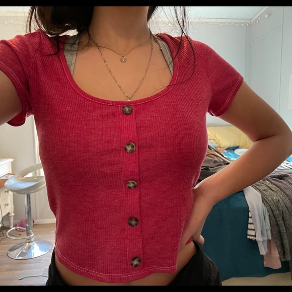 Red Top - Picture 3 of 5